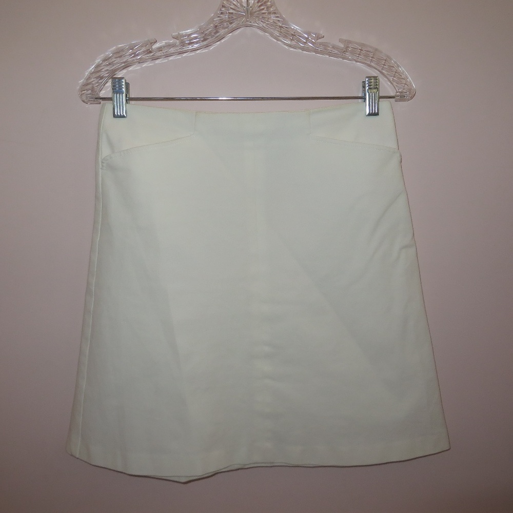 white pencil skirt with pockets